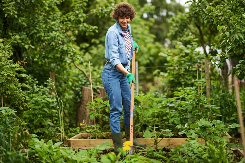 Pull Weeds Without Bending: The Gardener’s Secret to a Cleaner Yard
